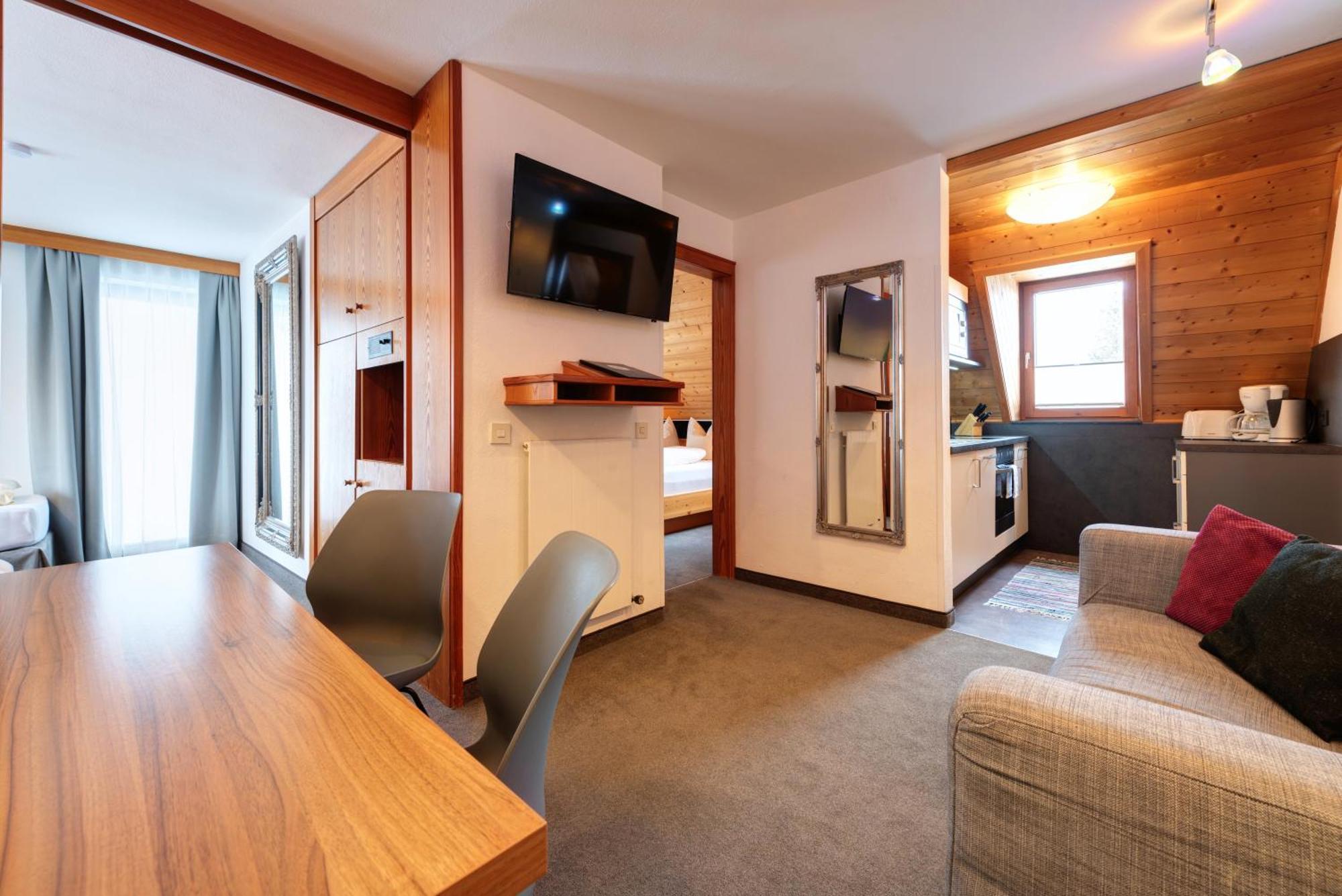 Hotel Pension Kirchplatz Санкт-Антон-ам-Арльберг Экстерьер фото
