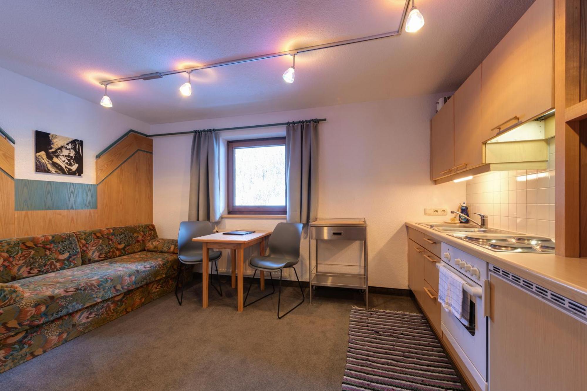 Hotel Pension Kirchplatz Санкт-Антон-ам-Арльберг Экстерьер фото