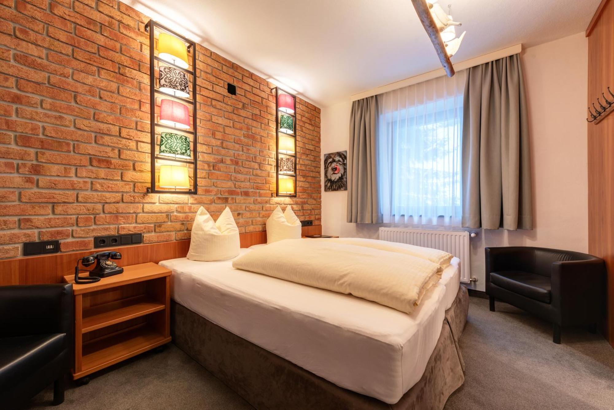 Hotel Pension Kirchplatz Санкт-Антон-ам-Арльберг Экстерьер фото