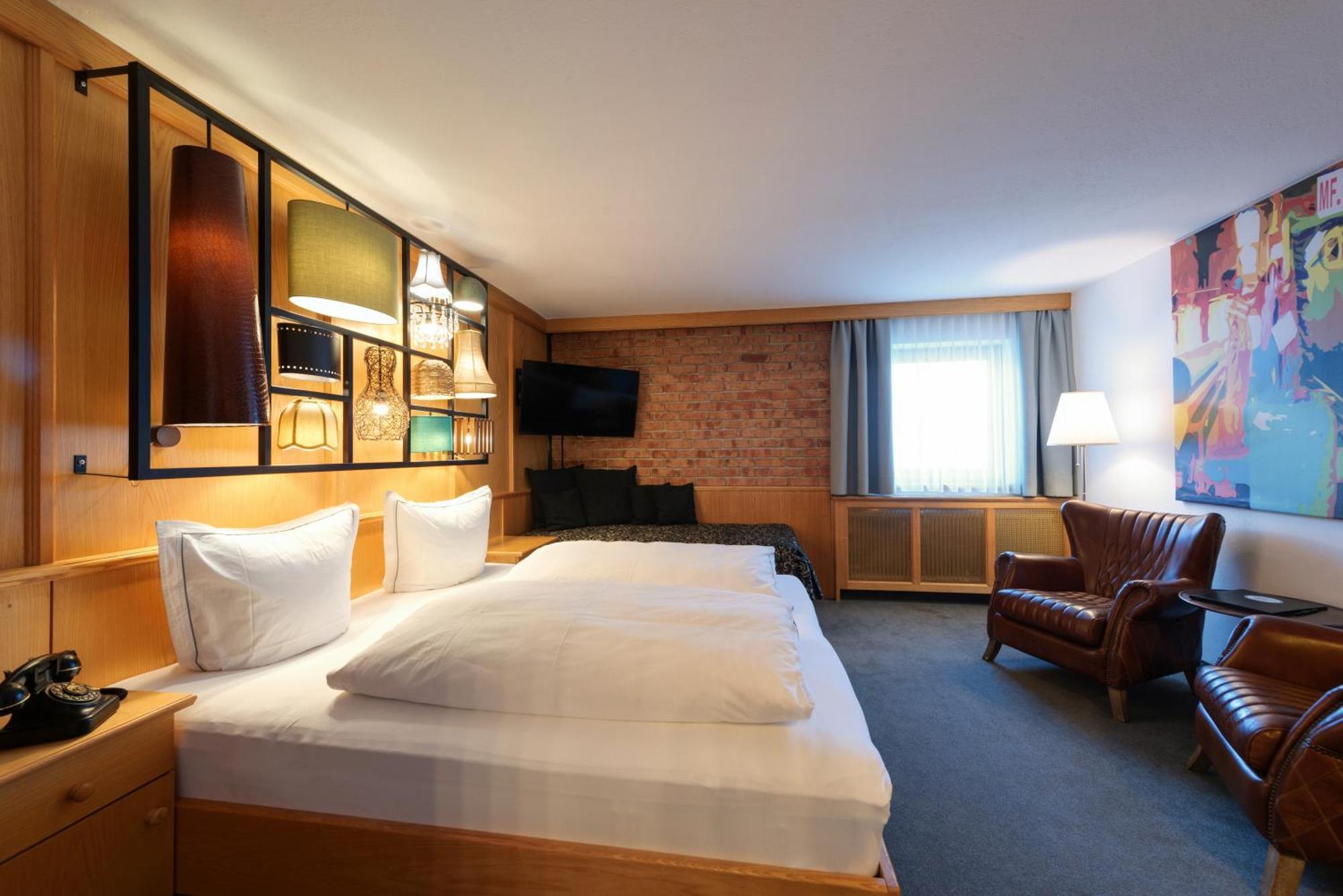 Hotel Pension Kirchplatz Санкт-Антон-ам-Арльберг Номер фото