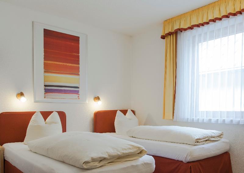 Hotel Pension Kirchplatz Санкт-Антон-ам-Арльберг Экстерьер фото